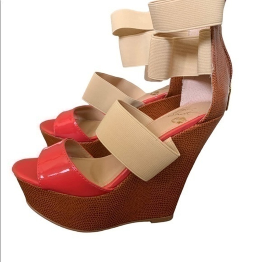 Colin Stuart x Victoria’s Secret wedge heel in coral BNIB